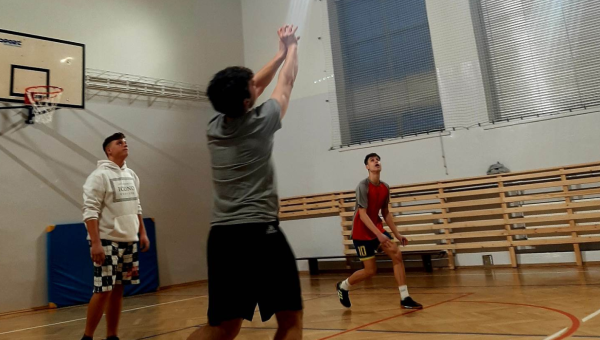 W poniedziałek kolejne zajęcia na sali